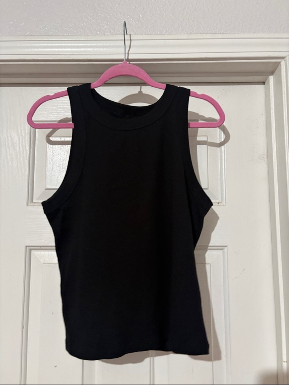 Old Navy Black Sleeveless Crewneck Crop Tank